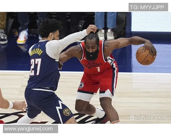 智取足球的智慧与勇气在比赛中的完美展现与团队合作的重要性